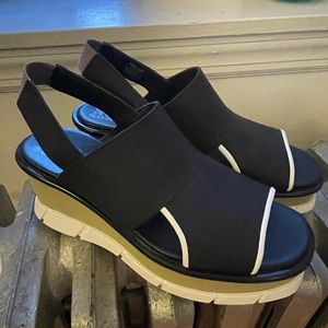 Brand New Sorel Joanie